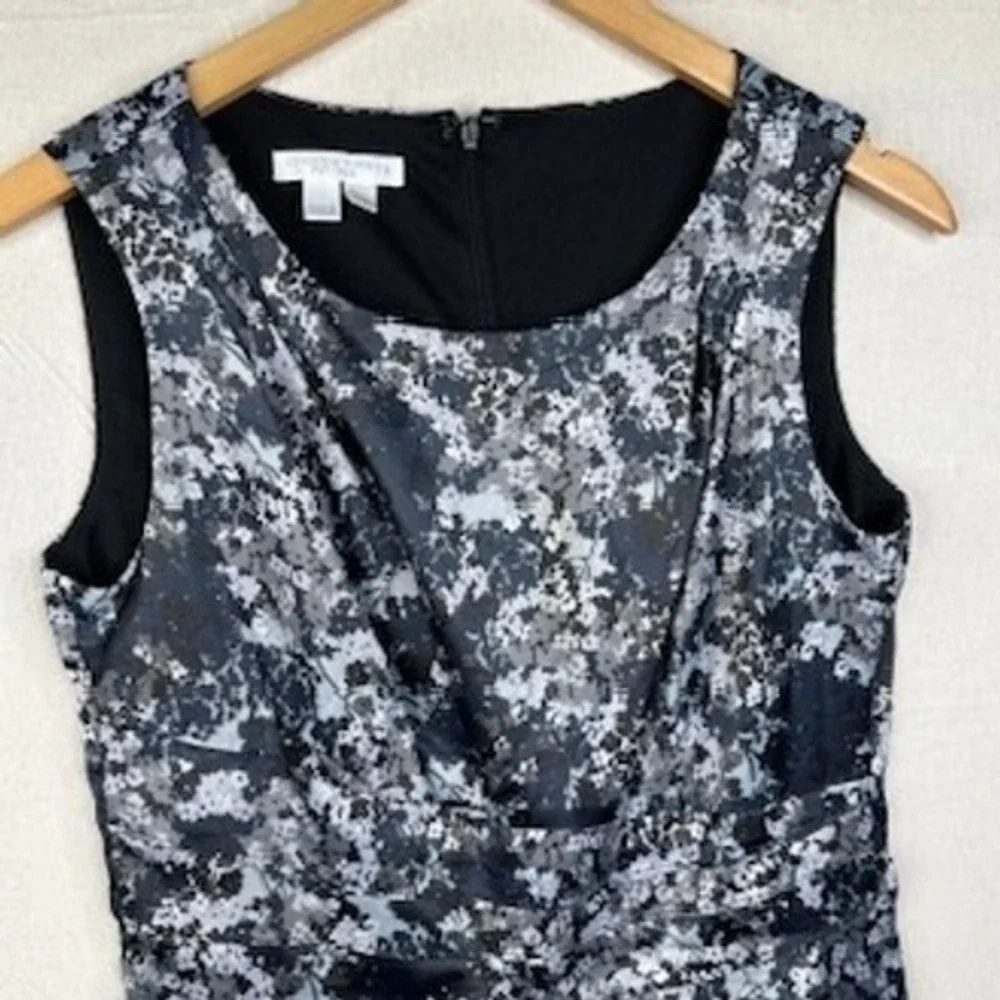London Times Printed Sleeveless Sheath Dress‎ size 10P Gray/White/Black